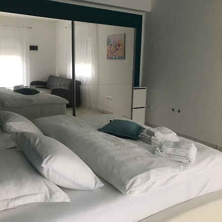 Apartments Villa Lili อูมัค ภายนอก รูปภาพ