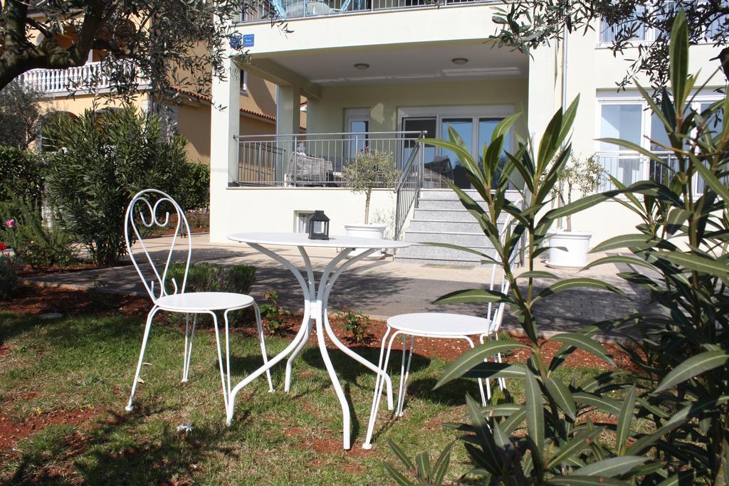 Apartments Villa Lili อูมัค ภายนอก รูปภาพ