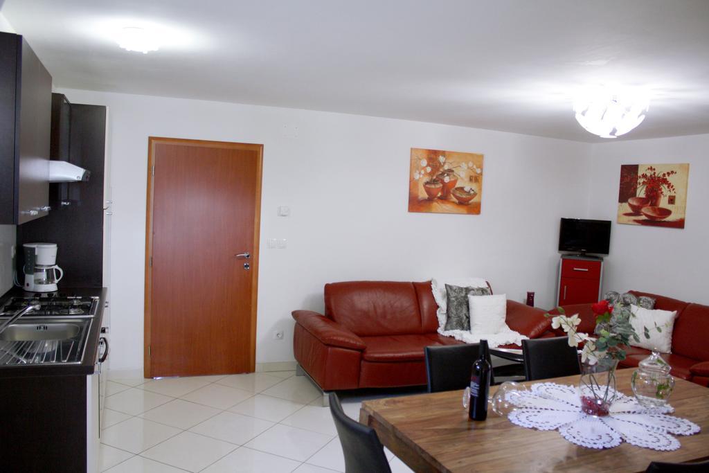 Apartments Villa Lili อูมัค ห้อง รูปภาพ