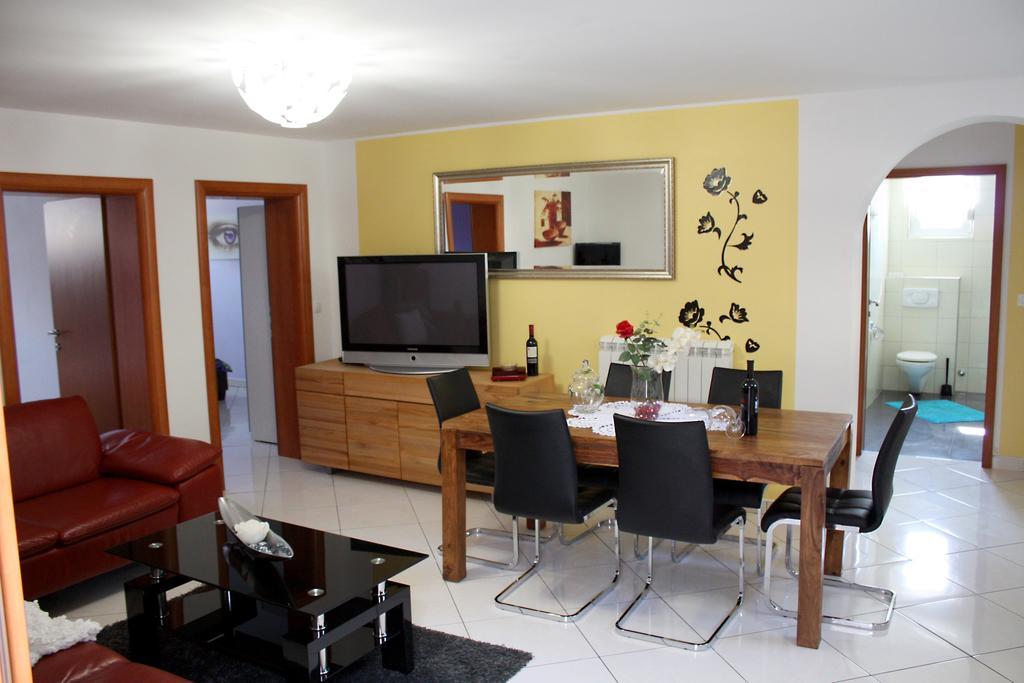 Apartments Villa Lili อูมัค ห้อง รูปภาพ