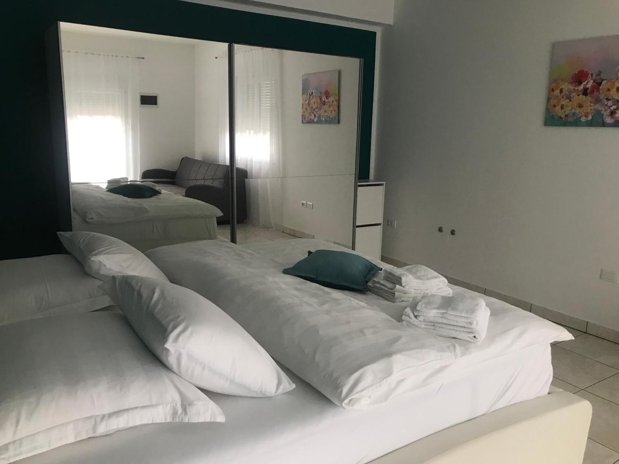 Apartments Villa Lili อูมัค ภายนอก รูปภาพ