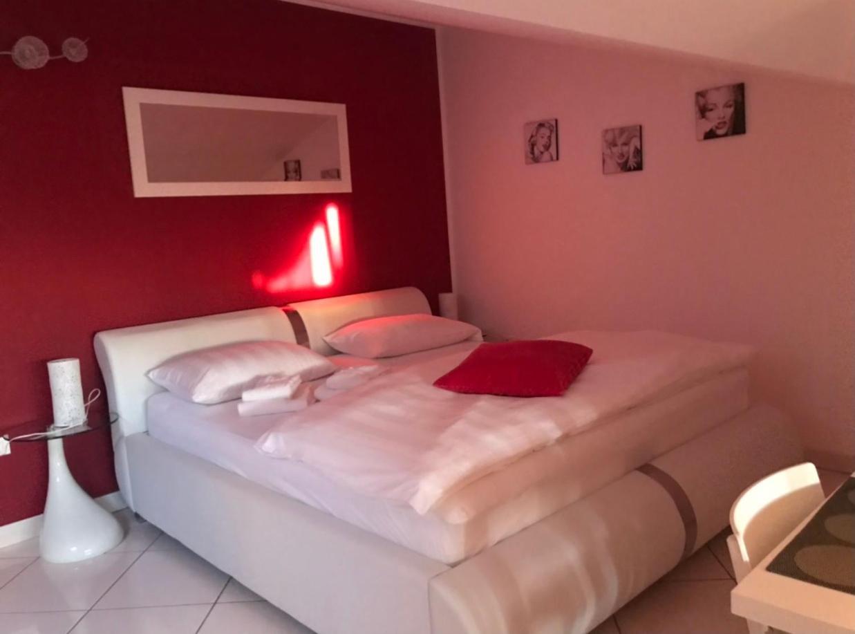 Apartments Villa Lili อูมัค ภายนอก รูปภาพ