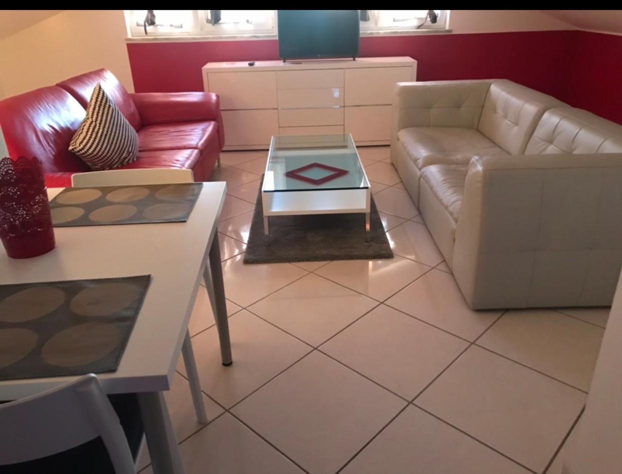 Apartments Villa Lili อูมัค ภายนอก รูปภาพ